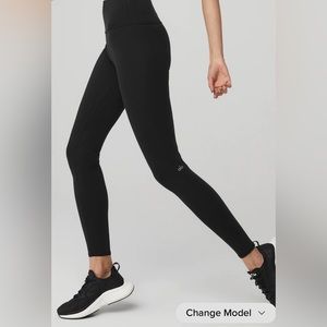 All Yoga Airbrush Leggings Signature Sculpt in Black